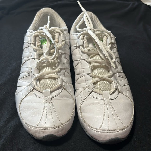 Like new nikes! - Picture 4 of 6